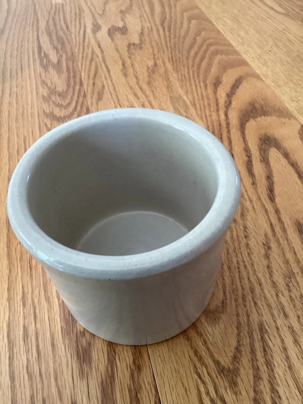 Roseville 1 Pint Crock